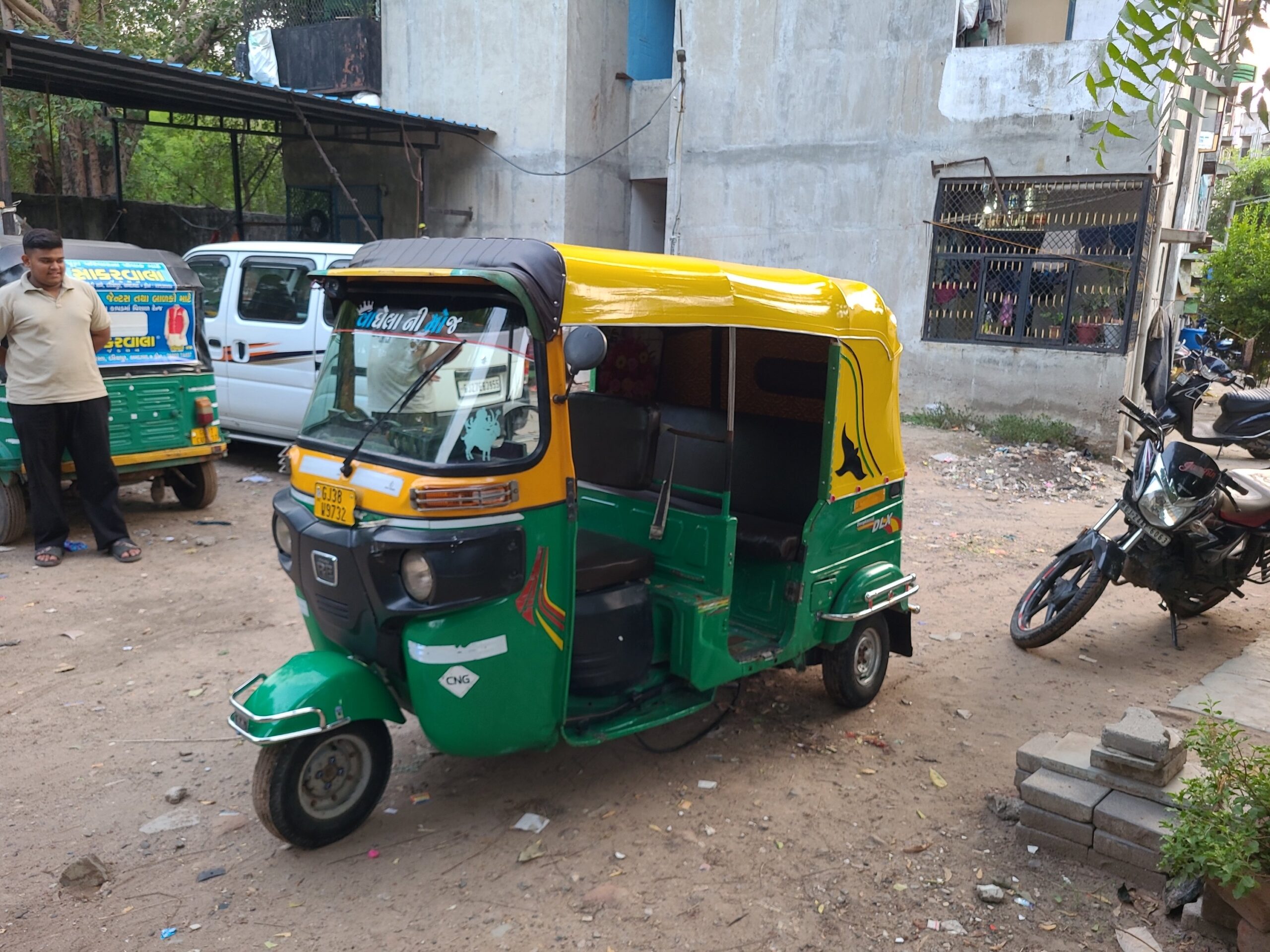 2023 BAJAJ RE COMPACT CNG AUTO RICKSHAW | 1ST OWNER | EXCELLENT CONDITION - Image 2